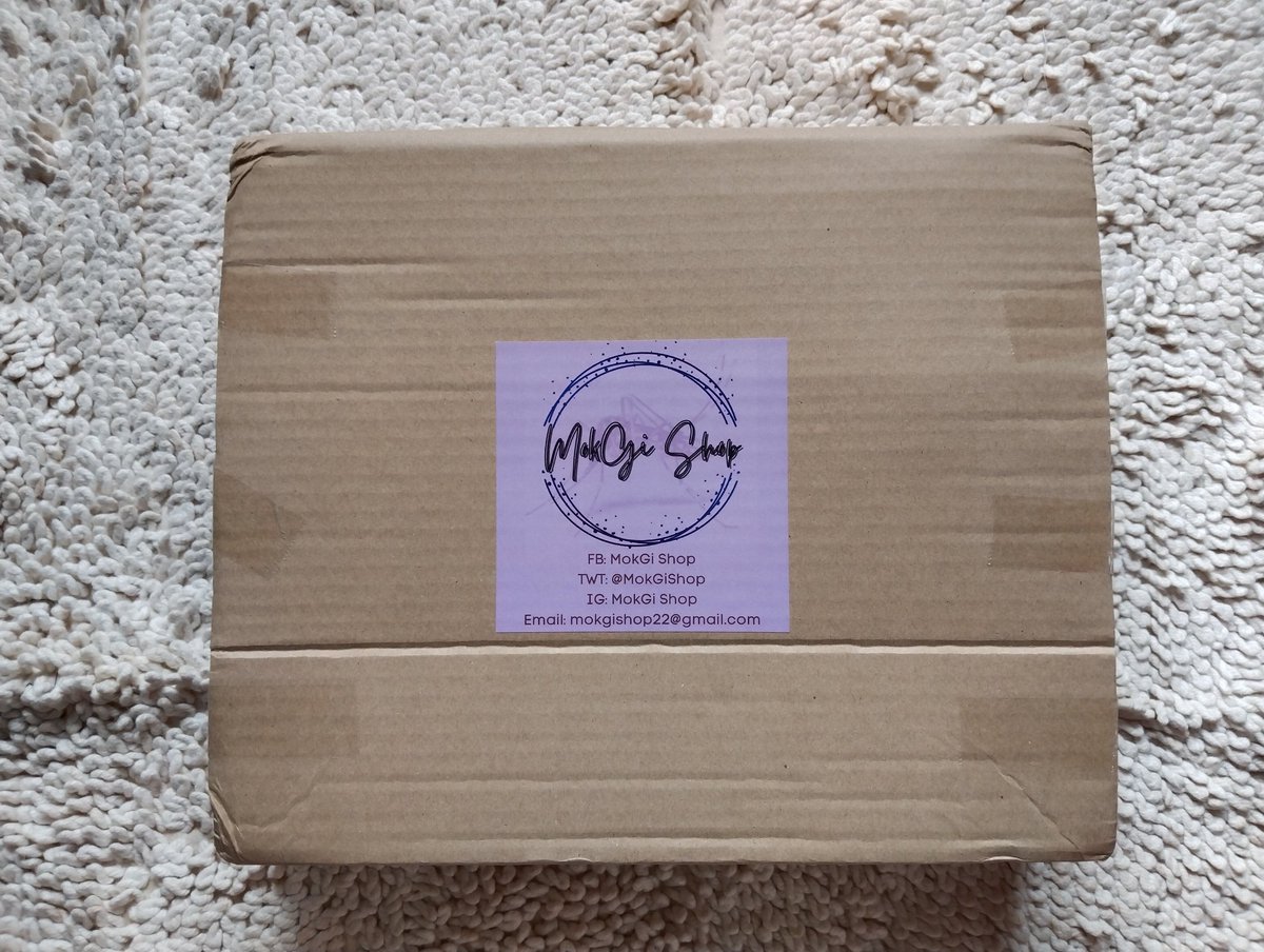 jeon_bahmie's tweet photo. Thank you @MokGiShop! My Hobi box set prize came home π₯Ί Ang bilis and secured pa π
#MGSReviews #MokGiShopRaffle #MGSProofs #Hobi #BTS https://t.co/yV1nT5CYg9