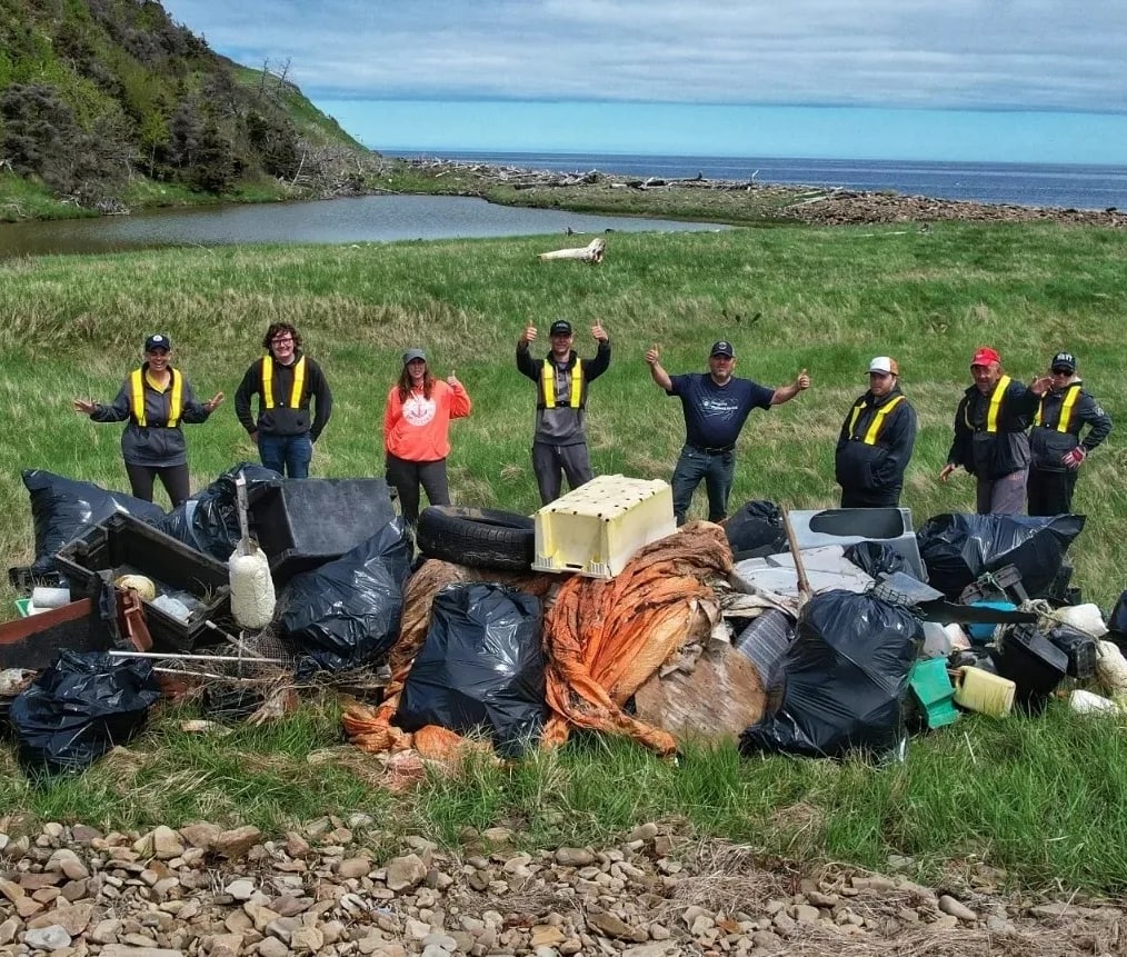 keepexploringCB's tweet photo. Our small but determined crew that made today's Cheticamp Island shoreline cleanup a success. Feels good to have this area cleaned up and a load of trash ready to be taken off the island.

We all have a part to play to keep our community clean.
#gladtocleanup #nspickmeup https://t.co/UtCrPAjMqb