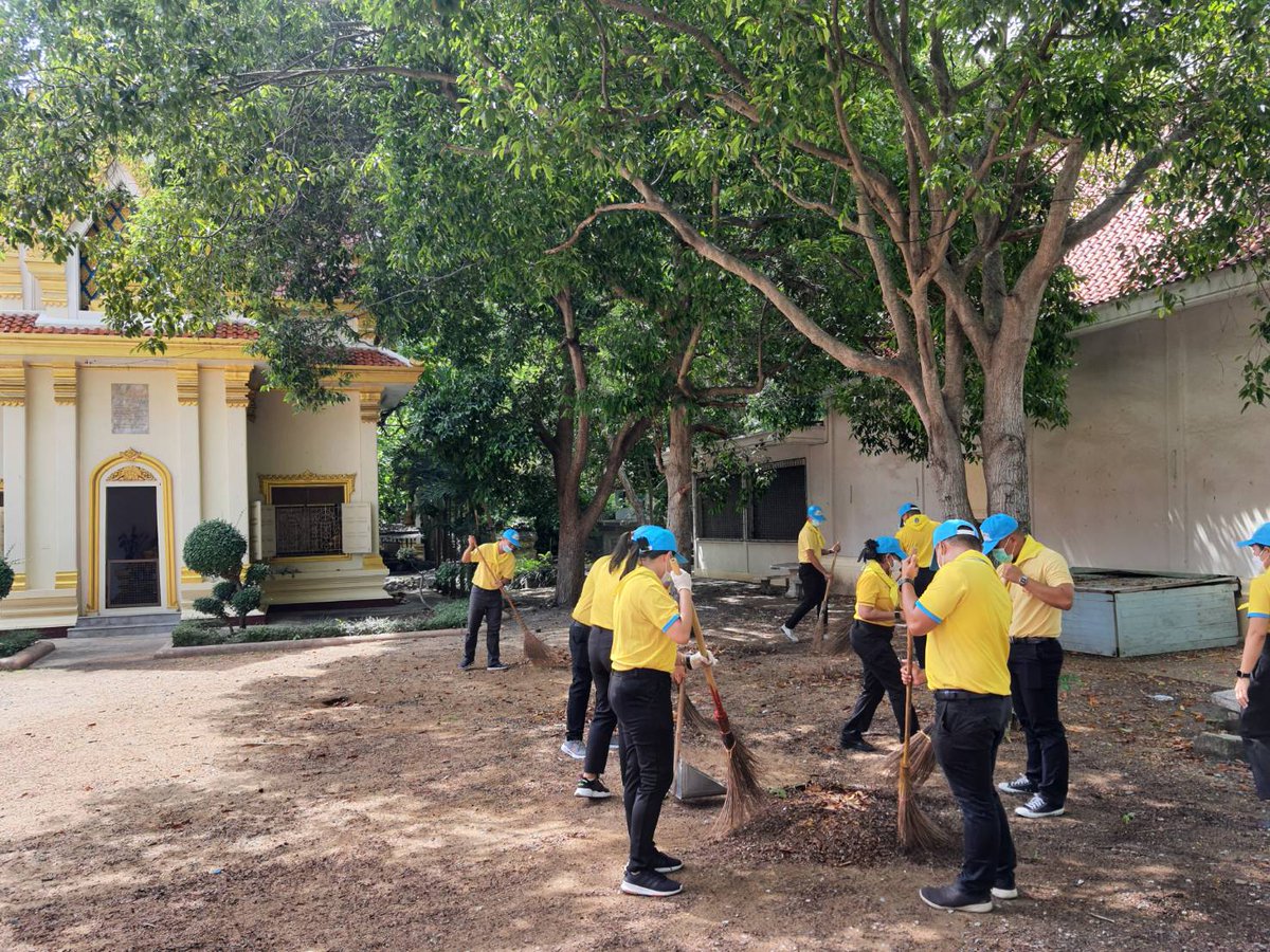 Mtb13Zq's tweet photo. วันที่ 30 พ.ค.65 ศอ.จอส.พระราชทาน มทบ.13 ร่วมกิจรรมจิตอาสาพระราชทาน เนื่องในวันเฉลิมพระชนมพรรษาสมเด็จพระนางเจ้าฯ พระบรมราชินี 3 มิ.ย.65 พัฒนาปรับภูมิทัศน์ทำความสะอาด ปลูกต้นไม้ ณ วัดมะปรางค์หวาน ต.พรหมมาสตร์ อ.เมือง จว.ล.บ.
และวัดชีป่าสิตาราม ต.ทะเลชุบศร อ.เมือง จว.ล.บ. https://t.co/1p4If3LDaS