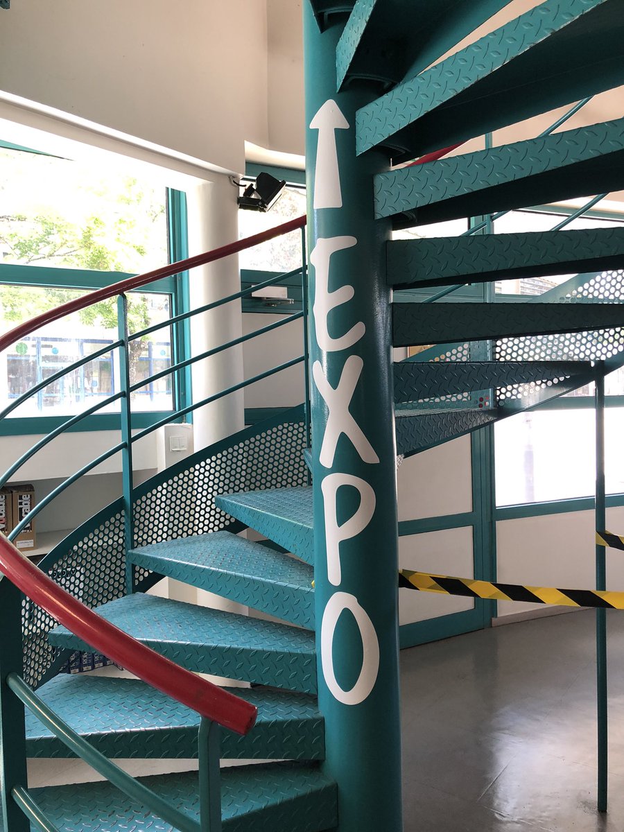 LyceePEM's tweet photo. Nouvelle signalétique au CDI, merci aux élèves de #CAP Elec 2ème année #artsappliqués 👏👏👏 https://t.co/ibuLgbkWam