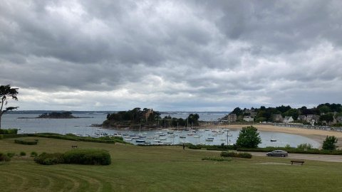 Saint-Briac-Sur-Mer sous les nuages.
#Bretagne