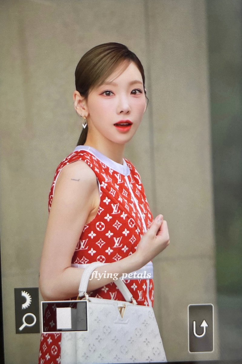 flying_petals's tweet photo. 220530 🌹🍒🍎❣️
#태연 #taeyeon https://t.co/RjvAfuEuC2