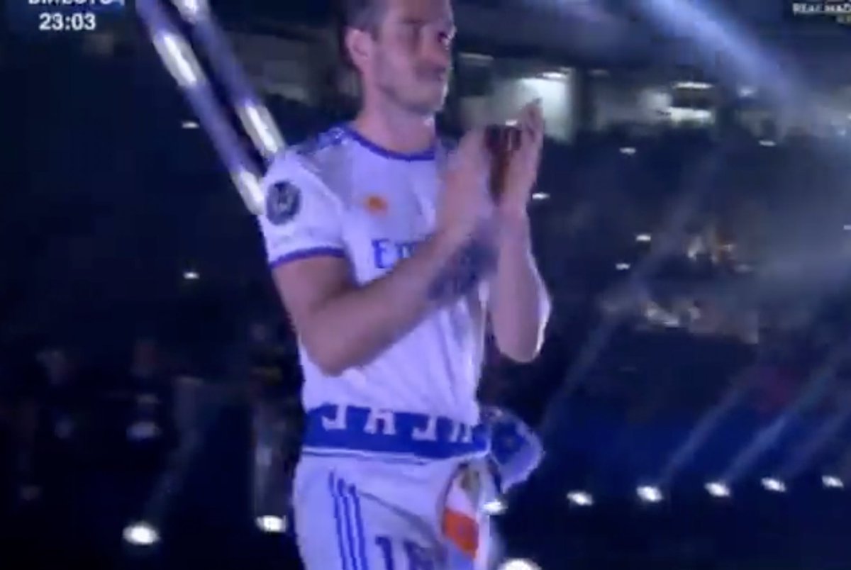 🚨 Gareth Bale finally got the send off he deserves by receiving a standing ovation from Real Madrid fans