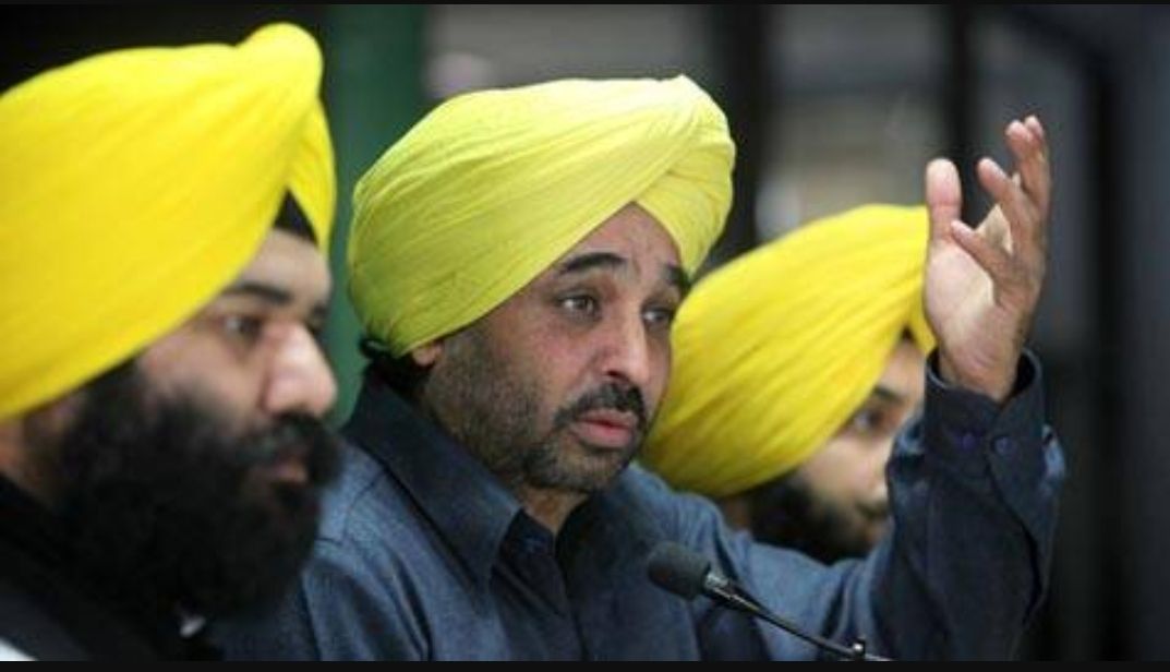 spacfyworld's tweet photo. #Punjab CM Sh. Bhagwant Mann orders high-level inquiry into his earlier order to withdraw security of Sidhu Moose Wala.
#SidhuMooseWalaDeath #PunjabNews #India #SpecifyWorld https://t.co/FilgnEUYdA