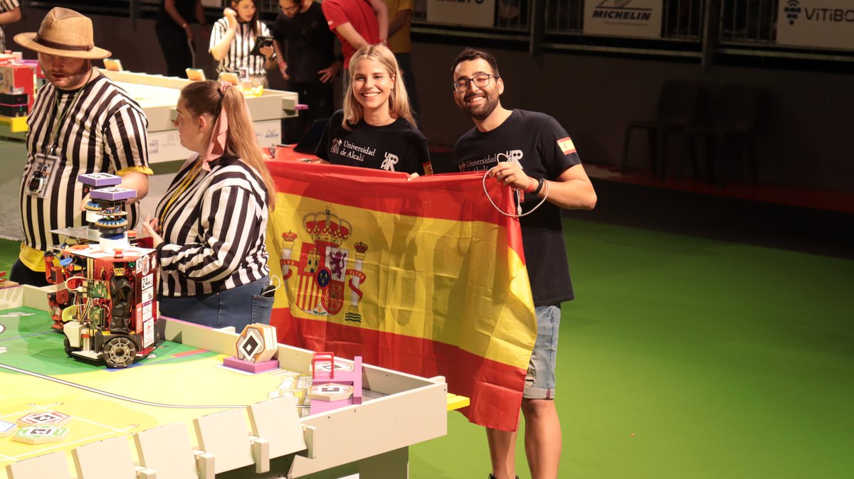 alcabot's tweet image. La mejor posición en España, decimoterceros: ¡Red Wire!
¡Orgullosos de nuestros equipos! 
Gran trabajo, gran recompensa. 

@eps_uah 
@UAHes 
@UAHrobotics