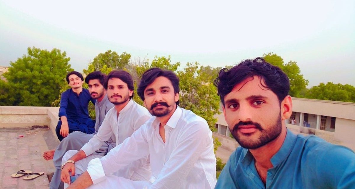 Wafapragchandb1's tweet photo. #With_friends @ Sindh Agriculture University Tandojam https://t.co/smOTscDtmB