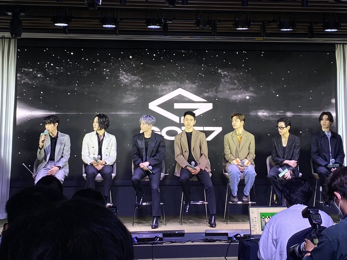 kvibe_yonhap's tweet photo. The boys have reunited‼️🔥🥰 #GOT7 is at a press conference for their new album #GOT7… Looking more amazing than ever✨😭❤️

#GOT7HOMECOMING #GOT7FOREVER #GOT7_NANANA https://t.co/0pEHYLlNFS