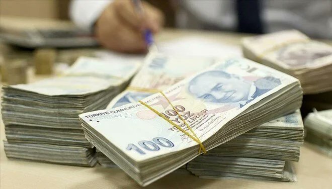 9 BİN VE 7 BİN 200 GÜN 
Emeklilikte yaşa takılanlar (#EYT) için yeni formül bit.ly/3PCdUGr