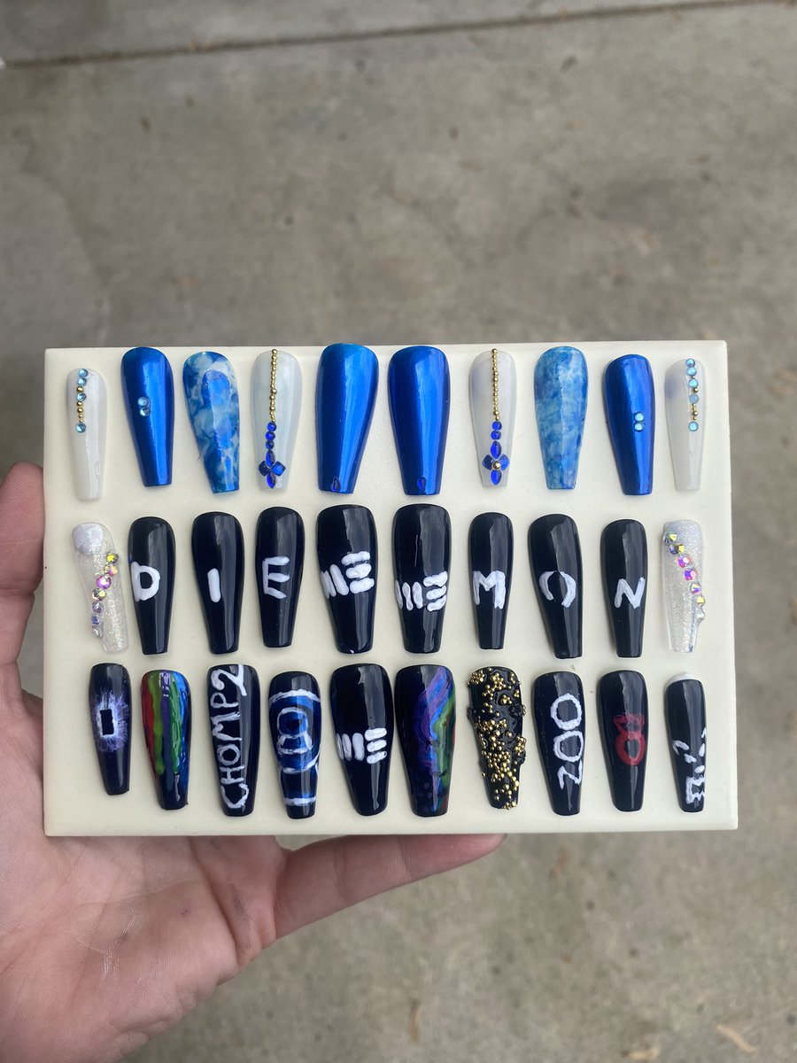 WrapMeInLovee's tweet photo. @russdiemon inspired nails! 
🤯🤯🤯 I had so much fun tonight https://t.co/Cam6RCI4iE