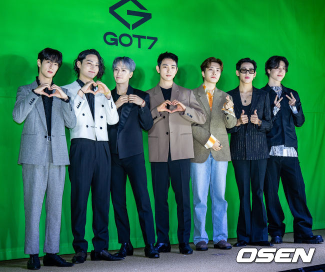 theseoulstory's tweet photo. 📸 Welcome back boys! Here are GOT7 members at their comeback showcase~ @GOT7 https://t.co/D3cBH239b7