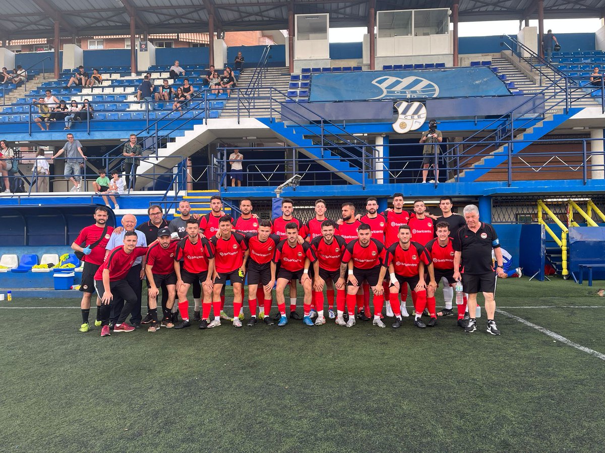 quicodiaz's tweet photo. Llegué sabiendo que podía pasar 
Trabajé , intenté mejorar al equipo y sobretodo al jugador 
Hemos peleado 8 semanas pero no nos ha dado para mas
33 años después me toca descender por 1 vez 
Lo mismo que se da la cara cuando se gana 
Debemos de darla cuando se pierde https://t.co/k7injFAaZl