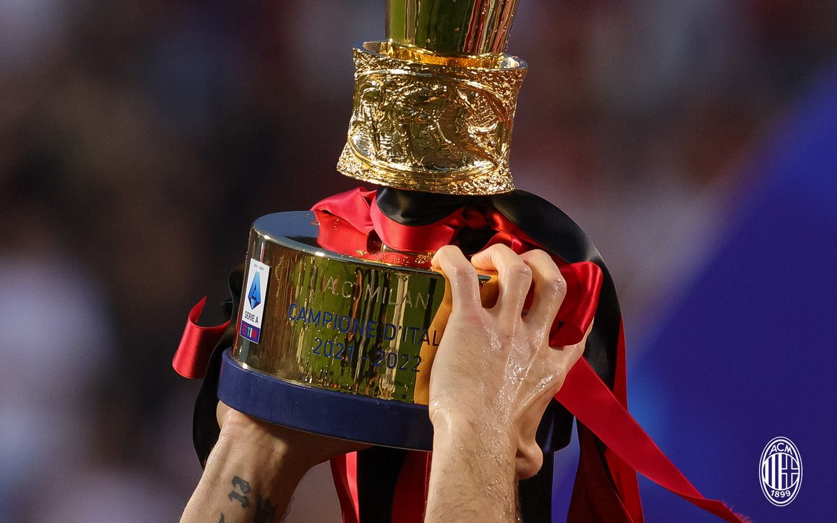 RossoneriBlog's tweet photo. Last night was not a dream... Il Milan è Campione d'Italia https://t.co/nA31unrGcy