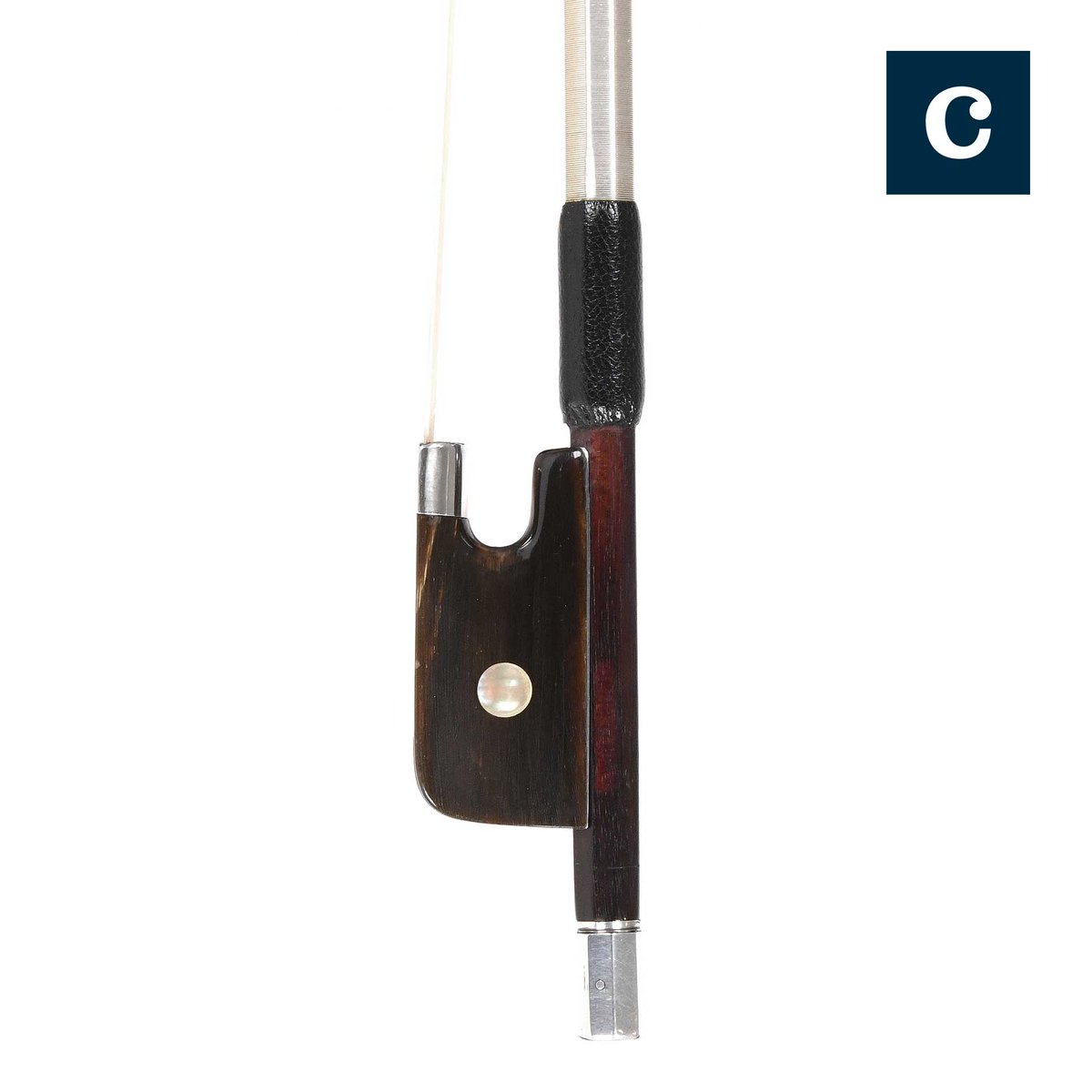 Corilon_violins's tweet photo. Fine H.R. Pfretzschner cello bow with a horn frog, mid 20th century - silver mounted 

mail: mail@corilon.com
store: https://t.co/Dkygtb5ptj

#cello #violoncelle #violoncello #チェロ #violoncelo #大提琴 #大提琴 #violonchelo #첼로 #selo #wiolonczela #виолончель #التشيلو https://t.co/ZLaNKYYf9y