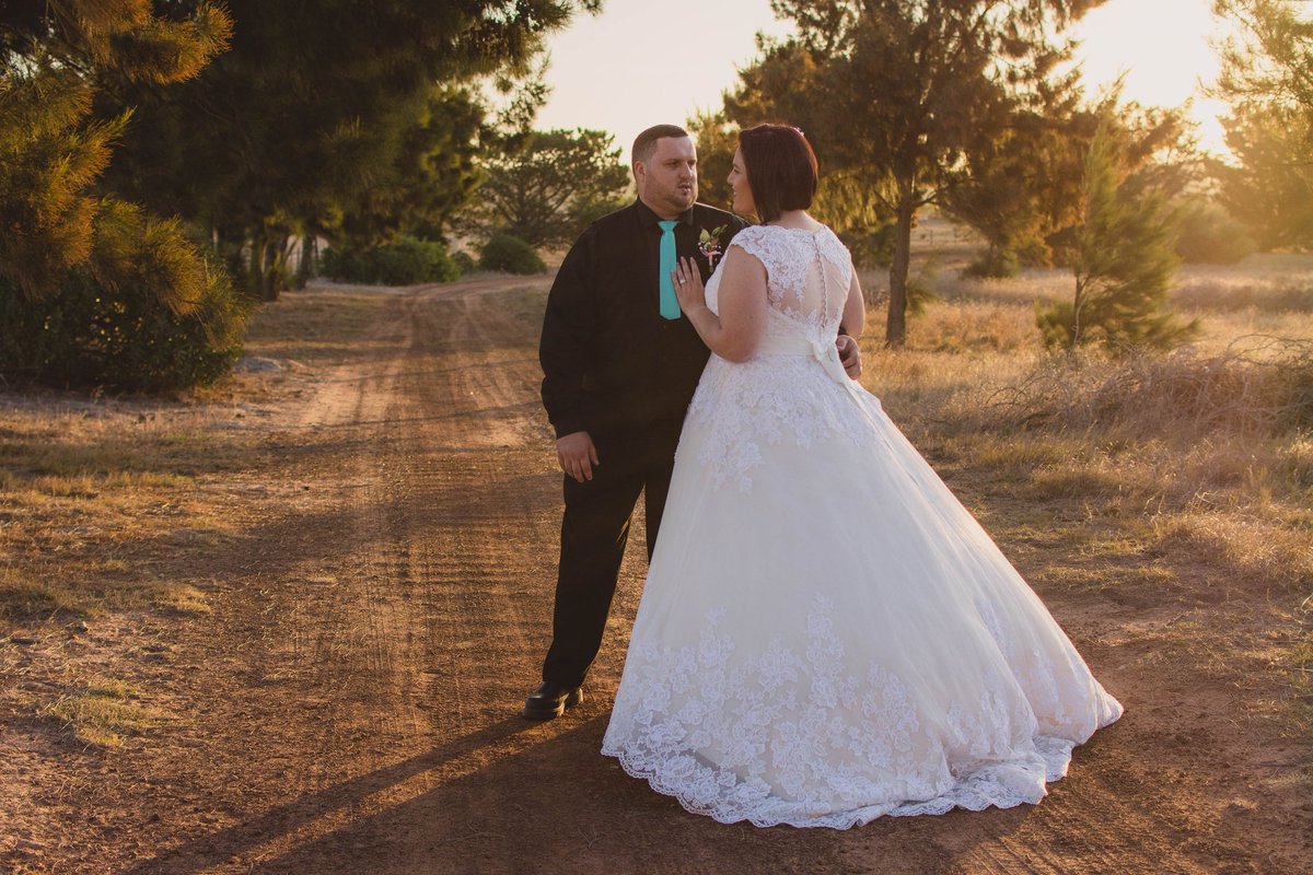 ParvenuPhoto's tweet photo. Happy Monday friends! #photography #wedding #sawedding https://t.co/6Okukwutro
