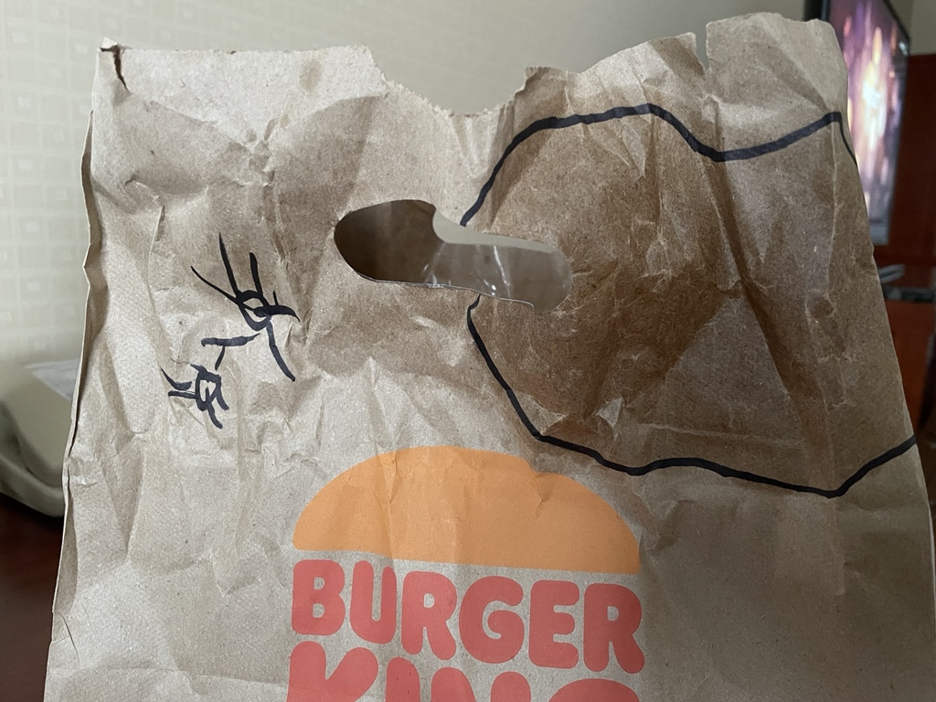 klarkkent06's tweet photo. @BurgerKing This is the bag I received today. You had one job #Laramie https://t.co/K04mn5Oy9F