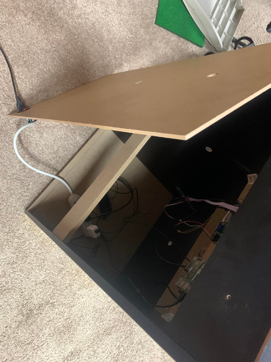 amigosretro's tweet photo. Today’s #arcade1upmod project-the not very glamarous but very important wiring! To power the system, I cut apart a power strip and crimped some connectors to wire it to an inline AC switch with a 10A 250V fuse. Now the entire machine can be switched on and off with one switch. https://t.co/187VMbsQBH
