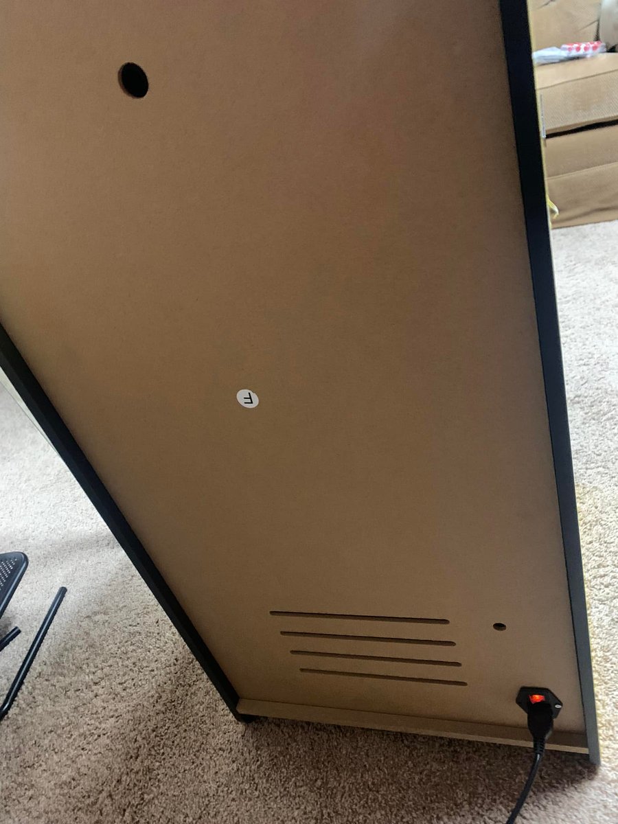 amigosretro's tweet photo. Today’s #arcade1upmod project-the not very glamarous but very important wiring! To power the system, I cut apart a power strip and crimped some connectors to wire it to an inline AC switch with a 10A 250V fuse. Now the entire machine can be switched on and off with one switch. https://t.co/187VMbsQBH