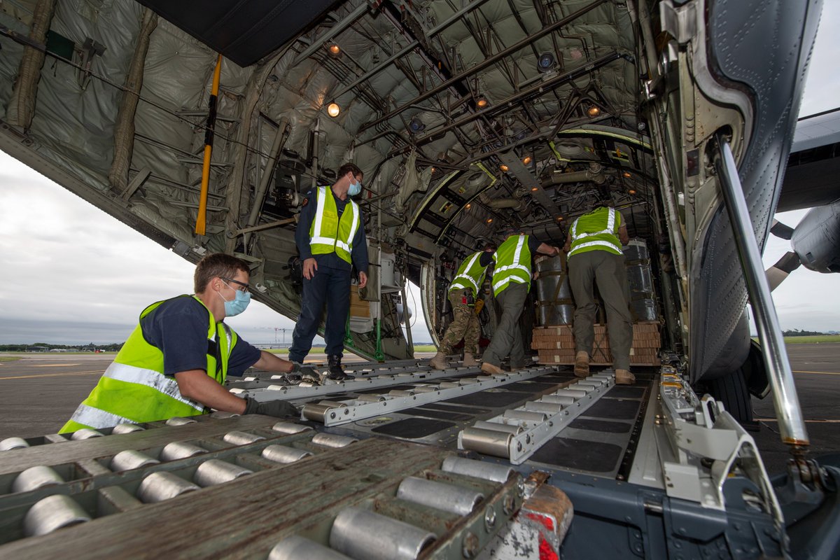 NZAirForce's tweet photo. Hercules in Ohakea✈️ The skies above #BaseOhakea were filled with the sounds of the Hercules recently, as the crew from #BaseAuckland made the Manawatū region home for Exercise Skytrain.
MORE ➡️ https://t.co/t315P7IOmc
#NZAirForce https://t.co/WYpMFyUG1h