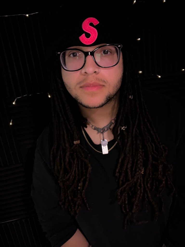 Jakupsucks's tweet photo. Nobody now but a somebody soon https://t.co/mSy3YAJ31J