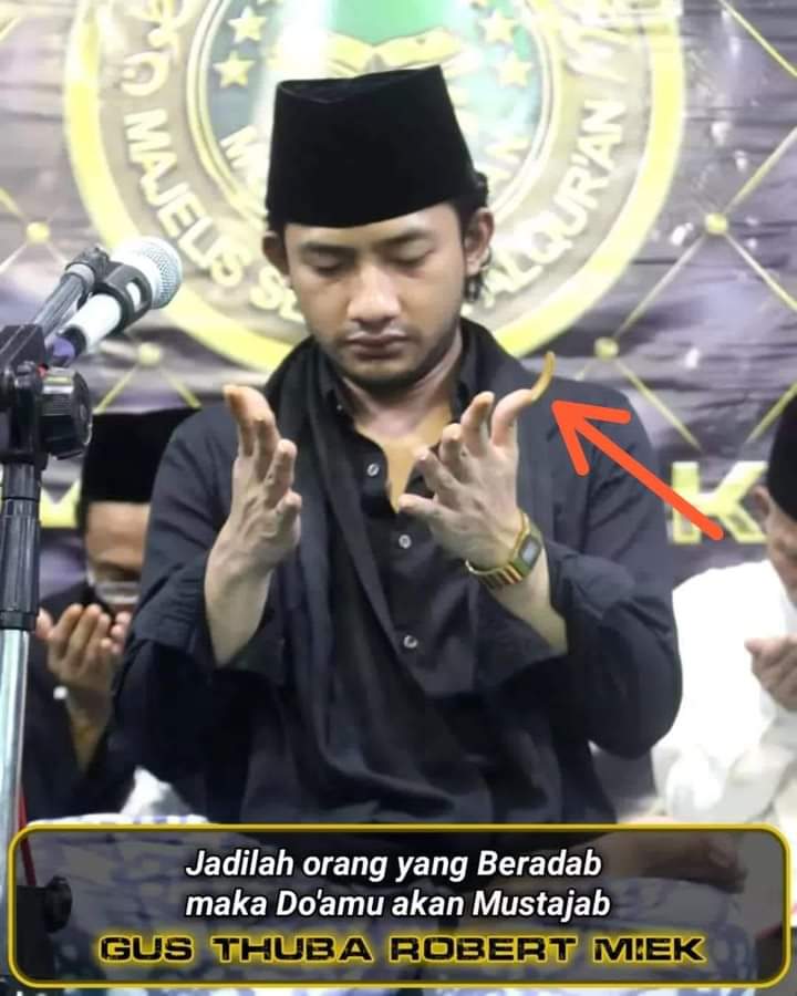 ardiriau4's tweet photo. Inilah Manusia Miskin ADAB.

Songong dan tak tahu diri
Harusnya minta maaf akui khilaf, selesai. Bukan malah mendikte orang sepuh untuk melakukan klarifikasi.
Ga sopan... https://t.co/duHejy408s