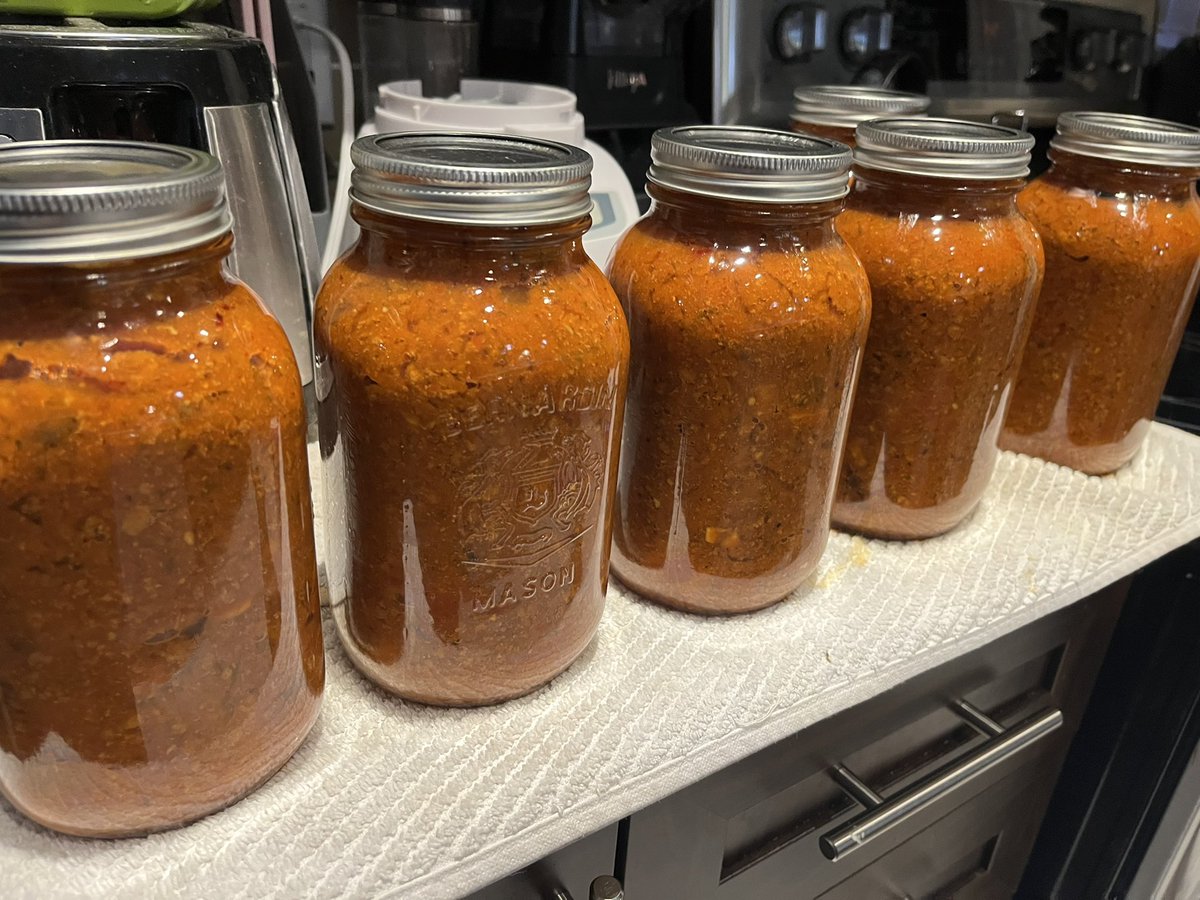 TWilsonOttawa's tweet image. Post storm fun. Went for a nice breakfast then came back and made some spaghetti sauce and pressure canned it. Got the roof fixed too ❤️🥓🍝🍺 #SpaghettiSunday #BecauseWeCan #CaesarSunday #AfterTheStorm