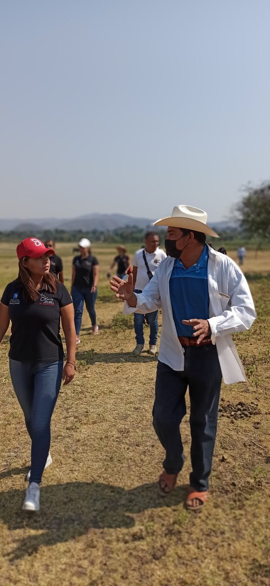 Caminando de la mano con nuestra gente cerramos un gran día de trabajo, visitamos a nuestros amigos y recibimos las solicitudes que pronto resolveremos. Nos llevamos grandes compromisos que con gran responsabilidad atenderemos. Continuamos trabajando por el #Distrito13DeZitacuaro
