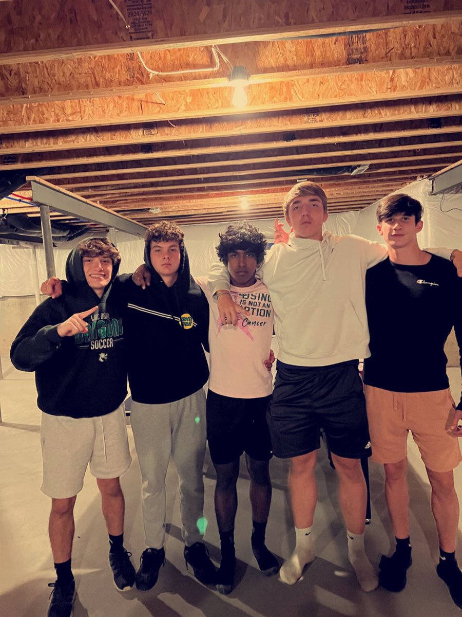 WetGremlins's tweet photo. WET GREMLINS beat @losqrtrs and @splashmoney2022 in pong and move on to the next round @lowaterwars22 https://t.co/OxCPgZQrTs