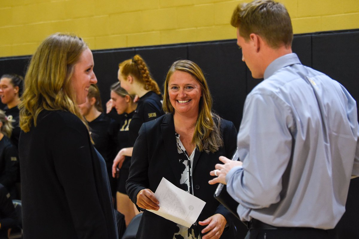 WoffordVB's tweet photo. Happy Birthday to the BEST coach in the country!! (our unbiased opinion😎)

We hope it’s been a great one for you, Lynze! 🥳🎊🎁 

#BirthdayTerrier🤘🏼 https://t.co/sqO49SuGbz
