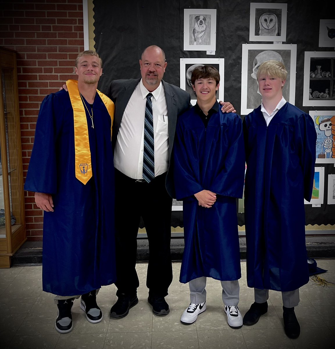 cghs_basketball's tweet photo. Our program’s 2022 grads… congratulations fellas! All going on to play basketball at the next level. #ProudDadCoachMoment https://t.co/2Umu4TN37r