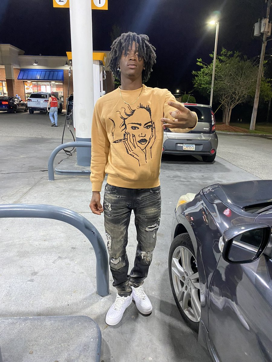 kanovaaaa's tweet photo. lil cool sweater dump😎 https://t.co/Y8Vak1uIOM