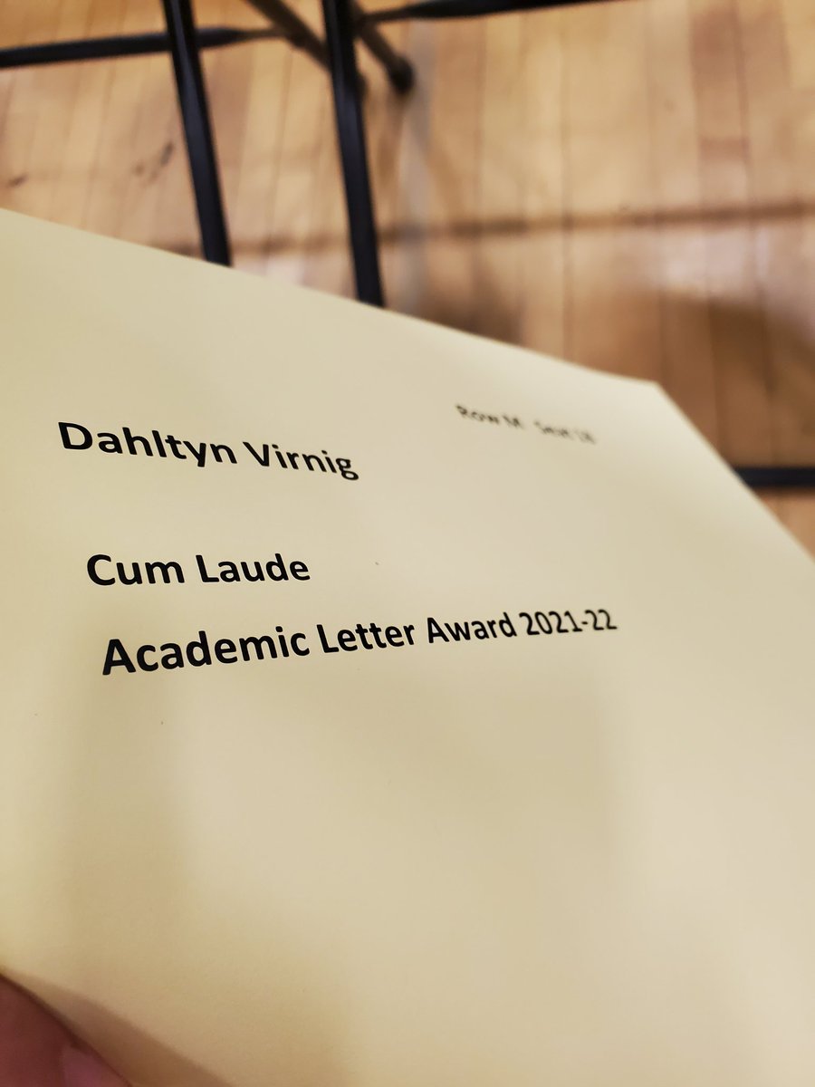 ostlieje143's tweet photo. Senior Athletic Awards and Senior Academic Awards this week! @DahltynVirnig lettered in Academics graduating Cum Laude 📖 and lettered in Baseball ⚾️ Proud Mama!! https://t.co/jsLSIeo0r5