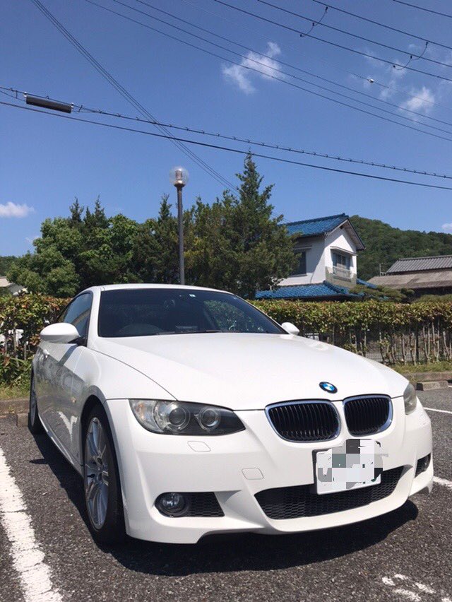 shishio_55's tweet photo. 悲報
もうすぐお別れの相棒と
これからよろしくの新相棒。

共通点は2ドア。

#BMW320iクーペ
#SUZUKIキャリィ https://t.co/okAm9XKsYN