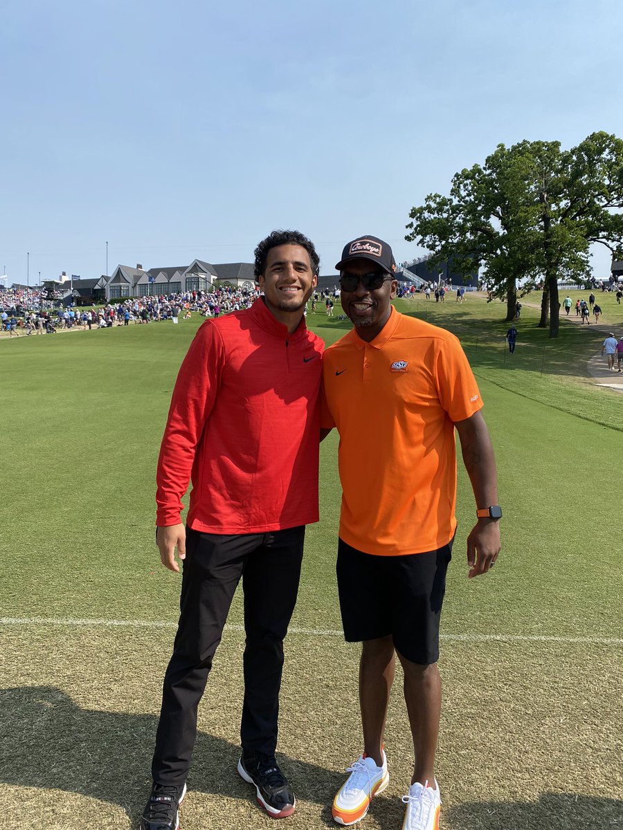 CA22ON's tweet photo. Didn’t get to see the 🐐 today, but still had to rep the Sunday Red!
Next time the PGA is in town, I’ll be playing in it 😤 https://t.co/HBpXW2Aw6s