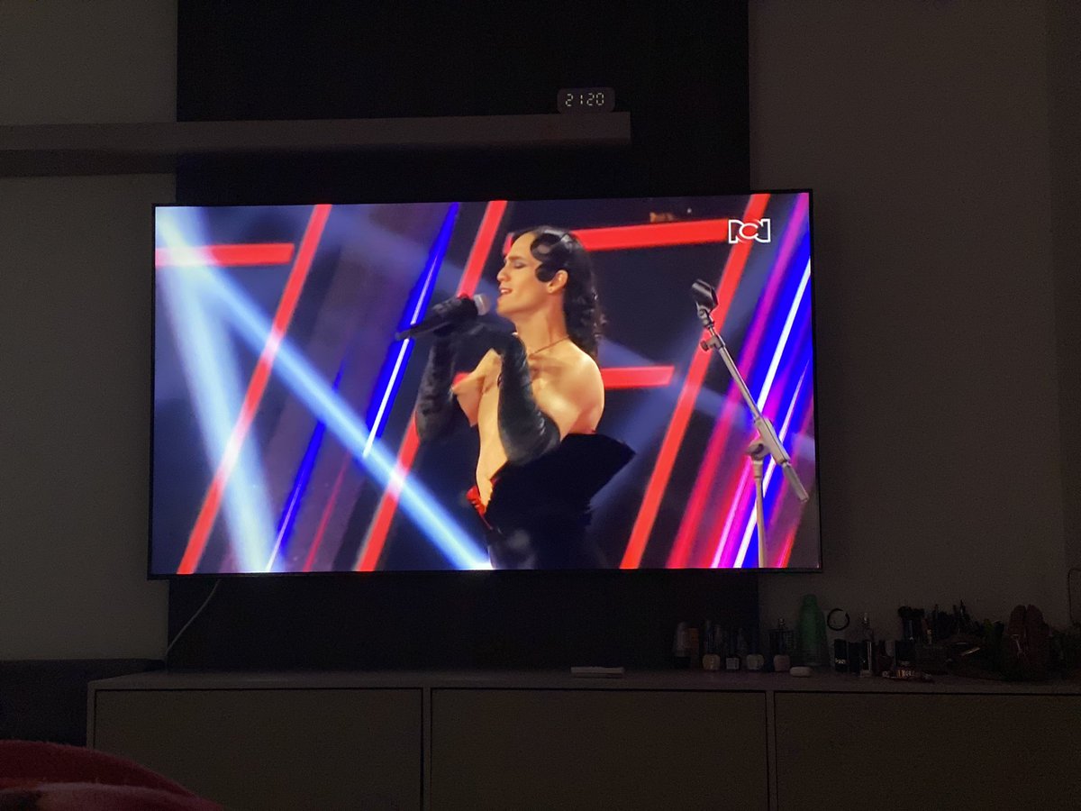 AfroDesarrollo's tweet photo. #factorx wow! Wow! Colombia definitely got talent. #dolores sang the song better than the original, the delivery was amazing, it was exciting and entertaining all the way. That voice, that voice, that voice, as Carol @CGaitanOficial said it’s very distinct! Well done Colombia. https://t.co/U5upfULoq9