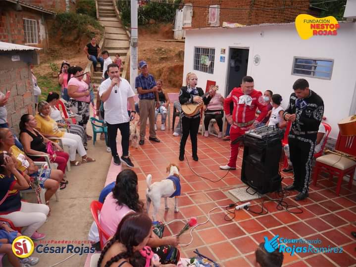 CesarRojasCucut's tweet photo. Y en esta fecha tan especial acompañamos a las madres de los barrios Boconó, Santa Lucia, Sevilla y Cuberos Niño a celebrar su día de una manera agradable y divertida; que mi Dios me las bendiga, Feliz Día de las Madres.
#SíSePuedeProgresar #GenerandoProgreso https://t.co/RXCSLJj5OU