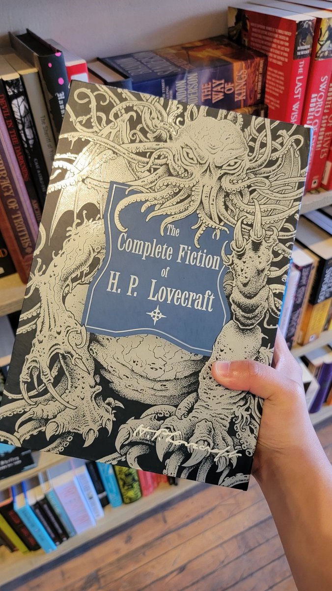 tiiinydenise's tweet image. Found interesting books &amp;amp; book covers today ❤️✨️

#bookfinds #graphicdesign