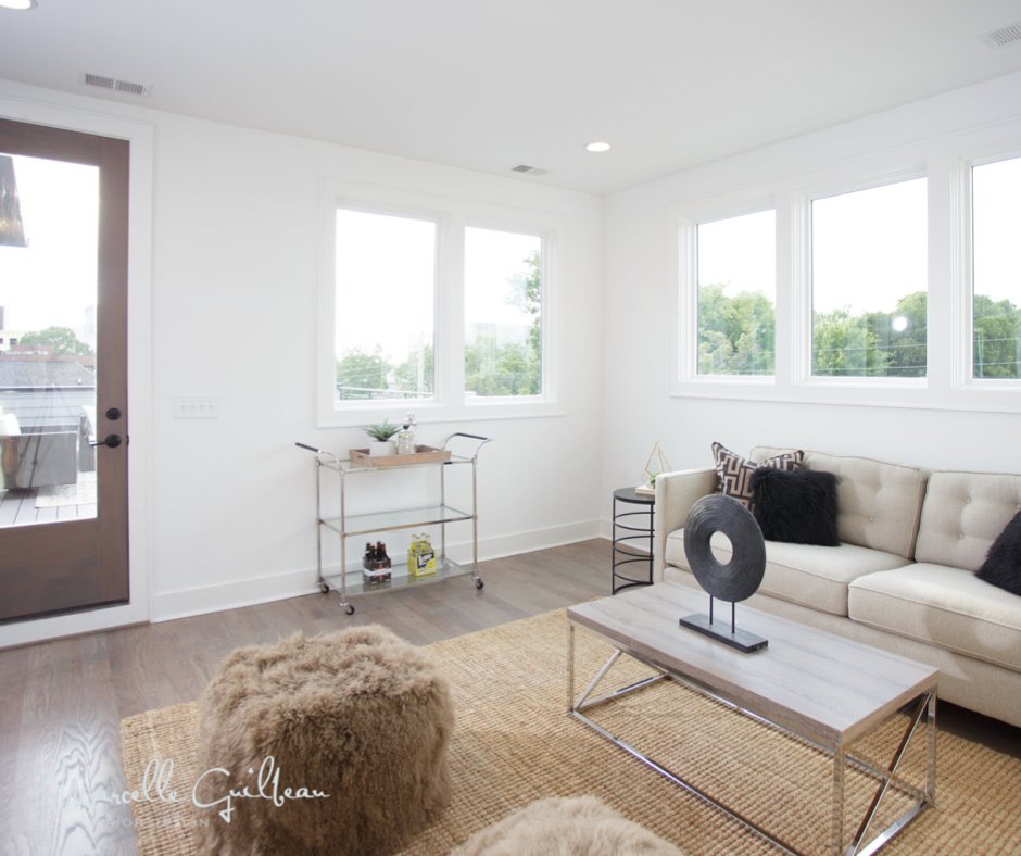 MarcelleGID's tweet image. Winding down the weekend feeling soothed and recharged? That’s the magic of the urban modern design. #urbanmoderndesign
#TheSoulfulHome  #NashvilleInteriorDesign #InteriorDesign  #UrbanFarmhouse #UrbanFarmhouse #InteriorDesigner #HomeStyling #HomeRenovation  #calmhues #Retreat