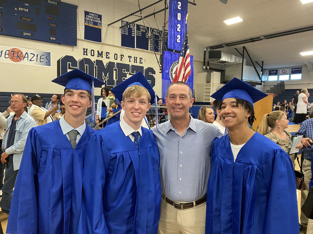 ghs_comets's tweet photo. Happy Graduation Day to our seniors.   Once a Comet Always a Comet! 💫🏀 https://t.co/veTH7uJ67h