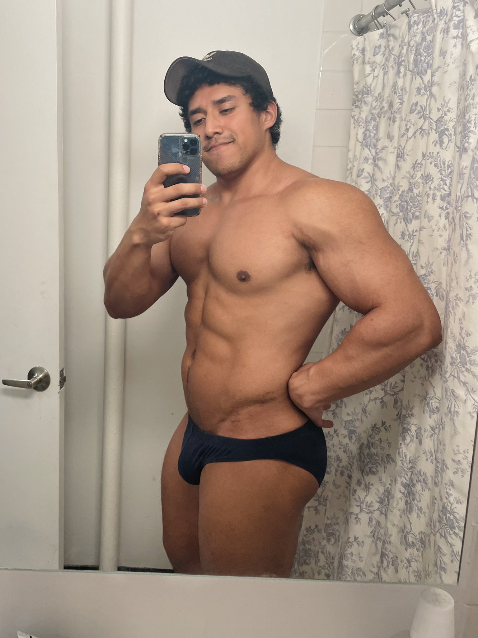 knitflexxxandchill on Twitter: 224lbs • 5’11” • 101kg • 180cm Angles 📐 