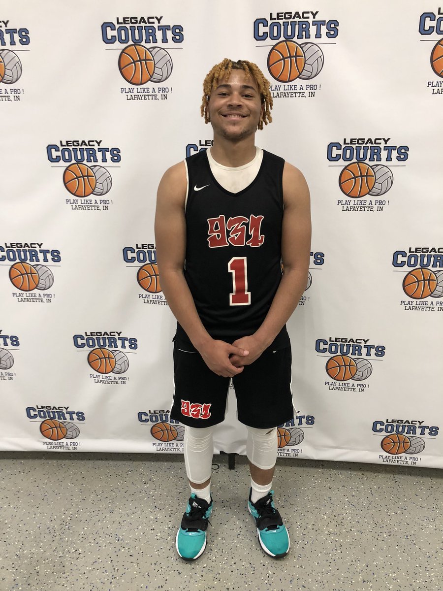 6’0 Combo Class of 2023 Guard Anthony Vaval had and amazing weekend at Battle of the Boarder showcase in Lafayette INDIANA. Avg 19.8 point for 931 17U Elite ! GREAT JOB AJ 🔥🔥🔥🏀 <a href="/Coach_K__/">Kejuan Saulsberry</a> <a href="/VavalAnthony/">Anthony Vaval</a> <a href="/Chi_brooksBBall/">Gwendolyn Brooks Boys Basketball</a> <a href="/MHS_Boys_/">Midwest Hoops Spotlight</a>