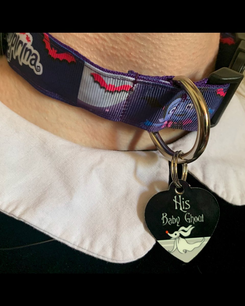 Sportin my new “Baby Ghoul” Vampirina/Zero collar for Goth Little Space today 👻 Daddy (<a href="/FlashFlood81/">꧁ᚹᚩ𖤐⛤₦ł₭łɆⱠ⛤𖤐ᛚᚠ꧂</a>) got me all set up on the couch, I love it! #ddlg #littlespace #ageplay #ageregression #gothgirl