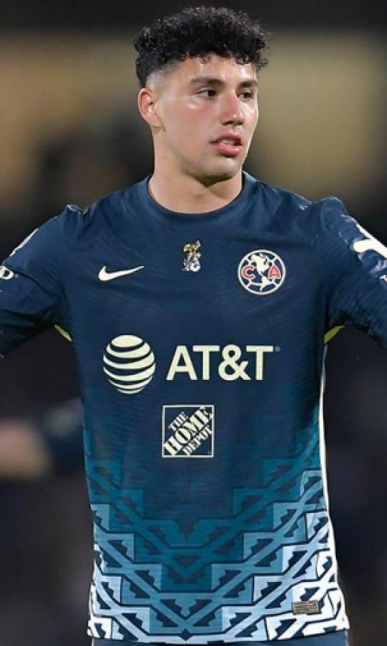 SERGIOBAILLERES's tweet photo. Cometió penal en la ida y hoy se lo llevaron en dos goles. Apunta a ser titular en el Mundial. Sobrevalorado. https://t.co/6Xvubj2hHA