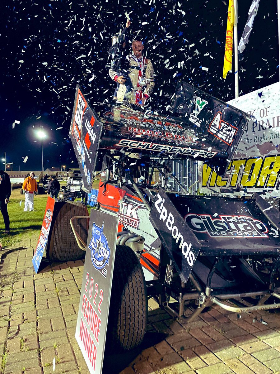 Yes yes yes!!!!! <a href="/HunterPercent/">Hunter Schuerenberg</a> parks  it in VL at Angel Park tonight! #TeamEGM