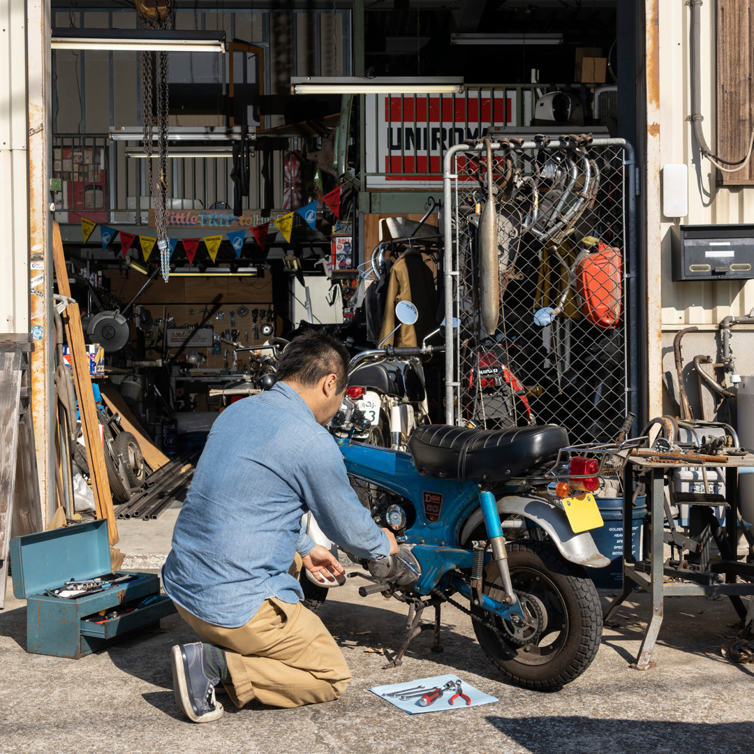 Cisco_Japan's tweet photo. 趣味のガレージでも、#MerakiGo が活躍しています。
好きなバイクいじりも 🏍️ 、Meraki Goがあれば作業をしながらインターネット 📶 に繋いで、部品の調達、手順の確認もスムーズ。
#グッドデザインン賞 #ガレージのある暮らし #秘密基地 #バイク好きな人と繋がりたい #繋がりやすいMerakiGo https://t.co/qKXJWUk2BU