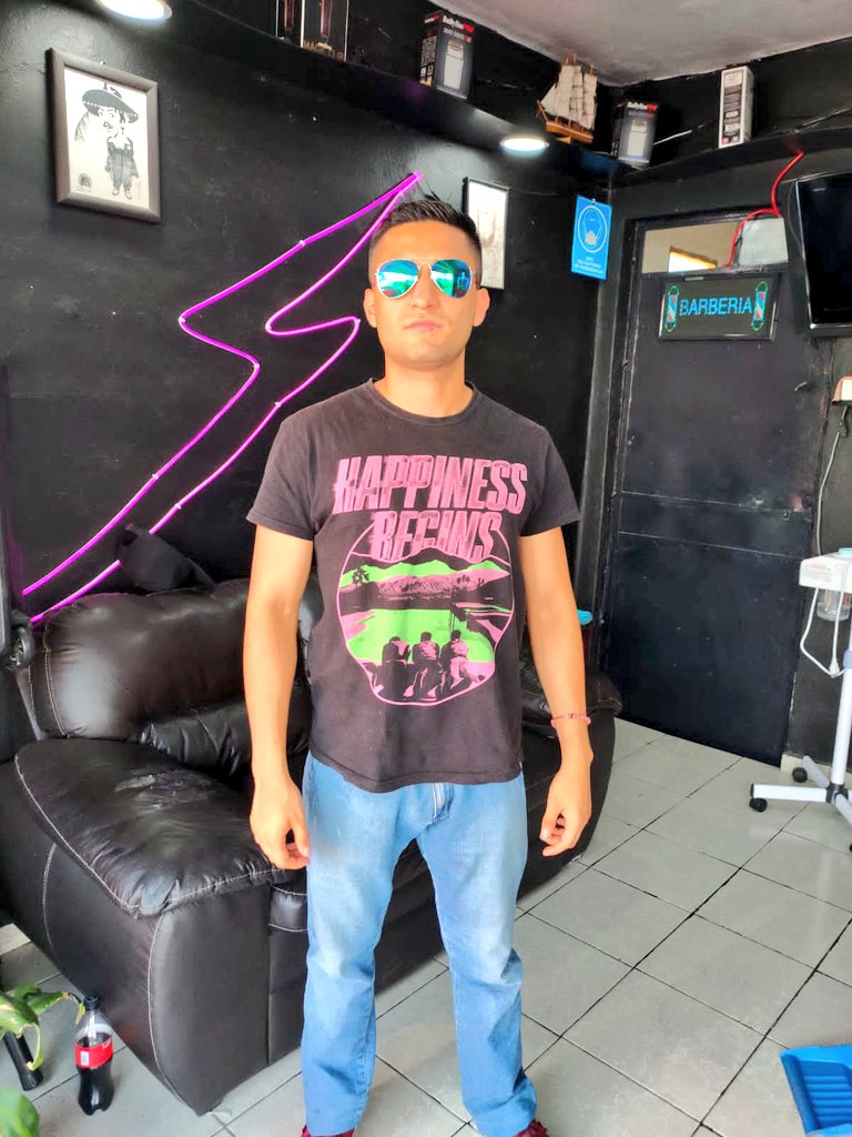 DONBRAN27's tweet photo. Nuevo corte y nueva vibra https://t.co/DxyvHJNO5P
