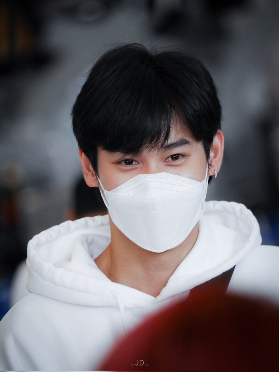 JD84087245's tweet photo. Safe flight na  @numberx9th
#number_9th  #BonVoyageKao https://t.co/QWh5vPIx4F