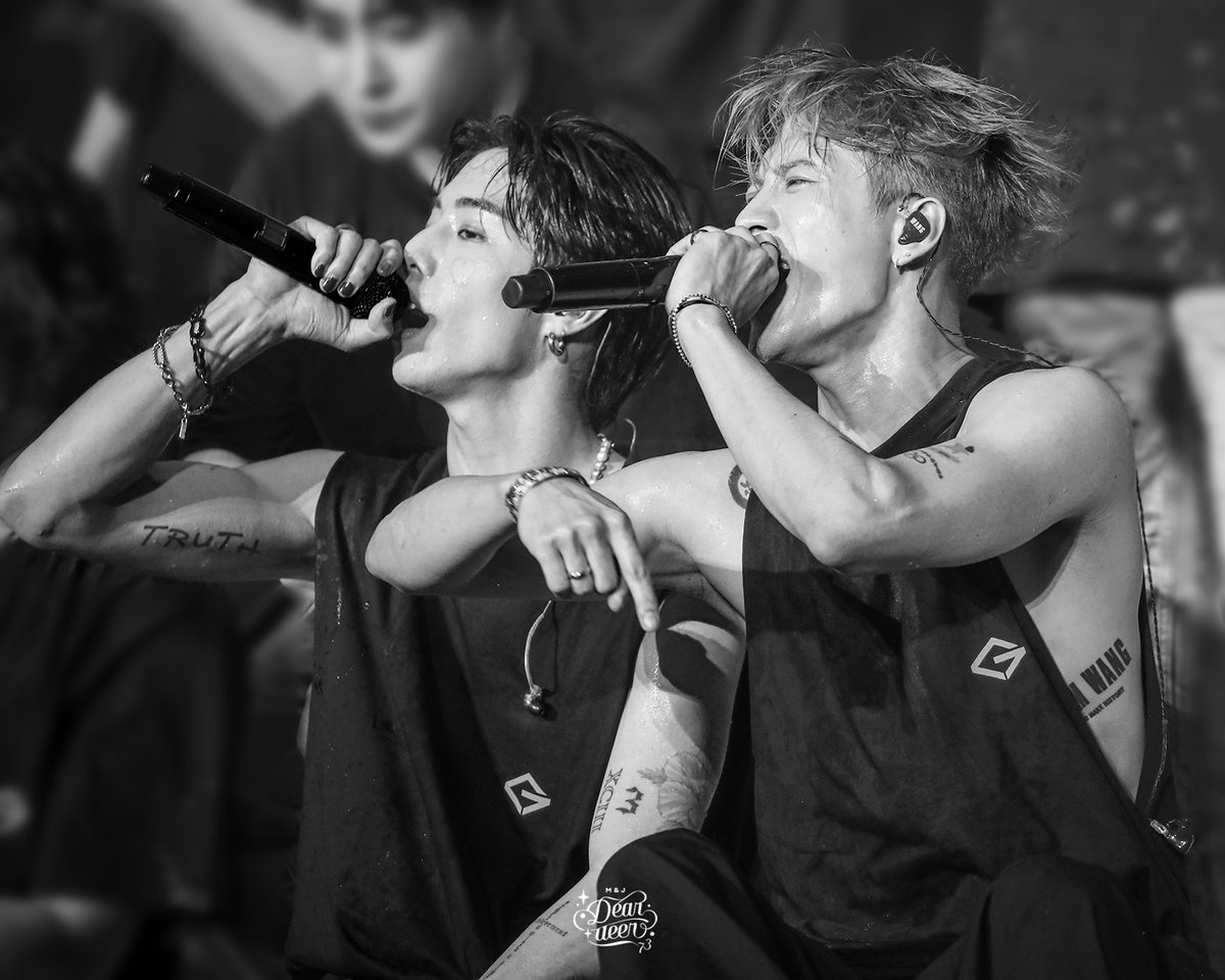 deardeer73's tweet photo. #GOT7HOMECOMING 
#GOT7_HomecomingDay2

😆

#MARKSON #JARK https://t.co/uNEpf4nilL