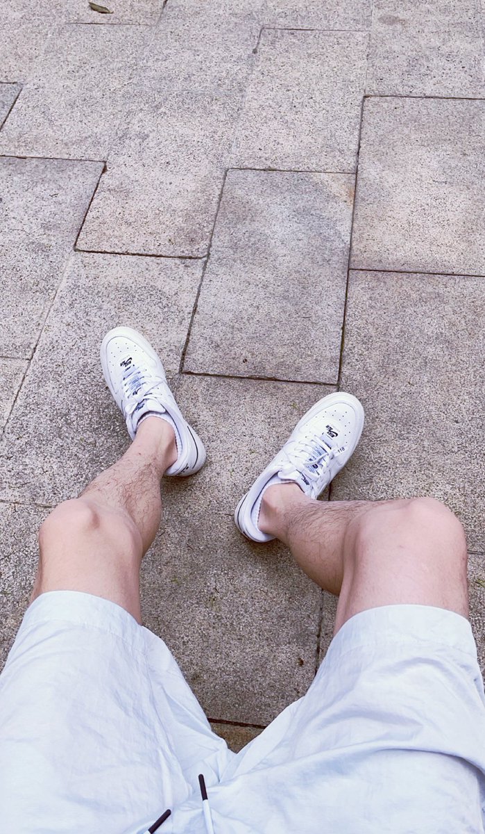 Bryan95320742's tweet photo. 夏天和白袜更配哦 https://t.co/teKruNmKDU