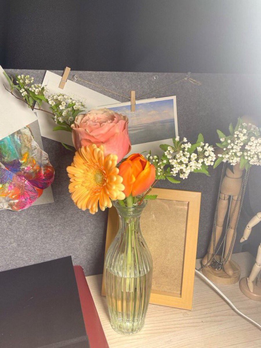 linooily's tweet photo. Hyunjin cómo flores y su significado, a thread ୧⋆ ˚｡⋆ https://t.co/FYcZ9g8R6T