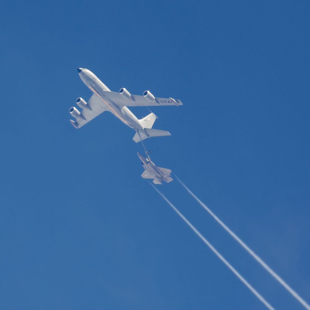 thenewarea51's tweet image. NATO Air Refueling Ops over Poland 😎 Asking for a friend: Did the designers at Lockheed know that the wings of a F-35 would constantly spew wingtip vortices? #VapeFest (📷 IG _cwiklinski)
